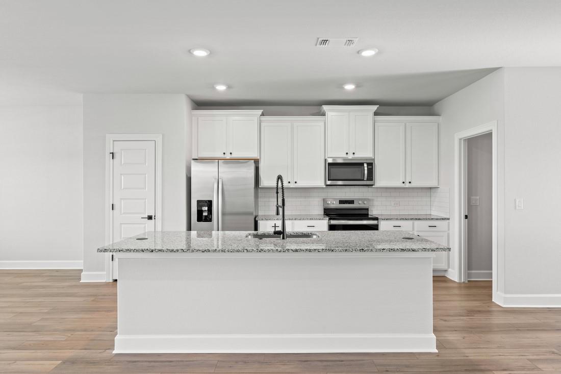 9312 Gladsome Path Property Photo 4