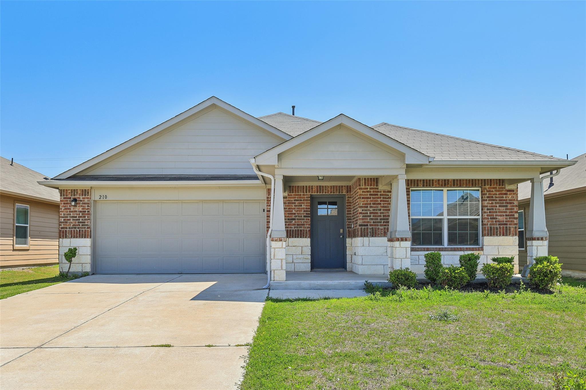 210 Seaholm LN Property Photo 1