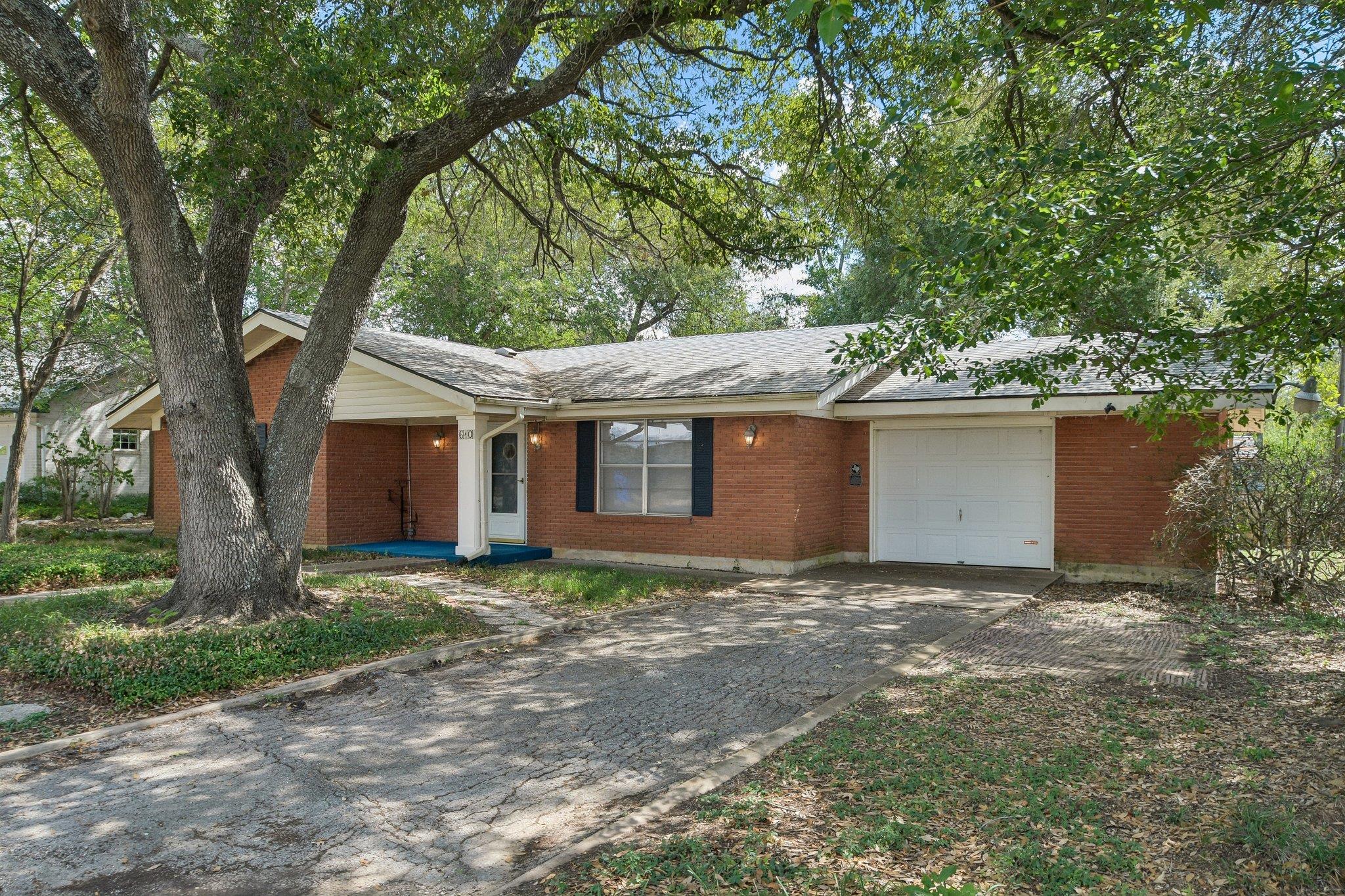 610 Mogonye Ln Property Photo 1