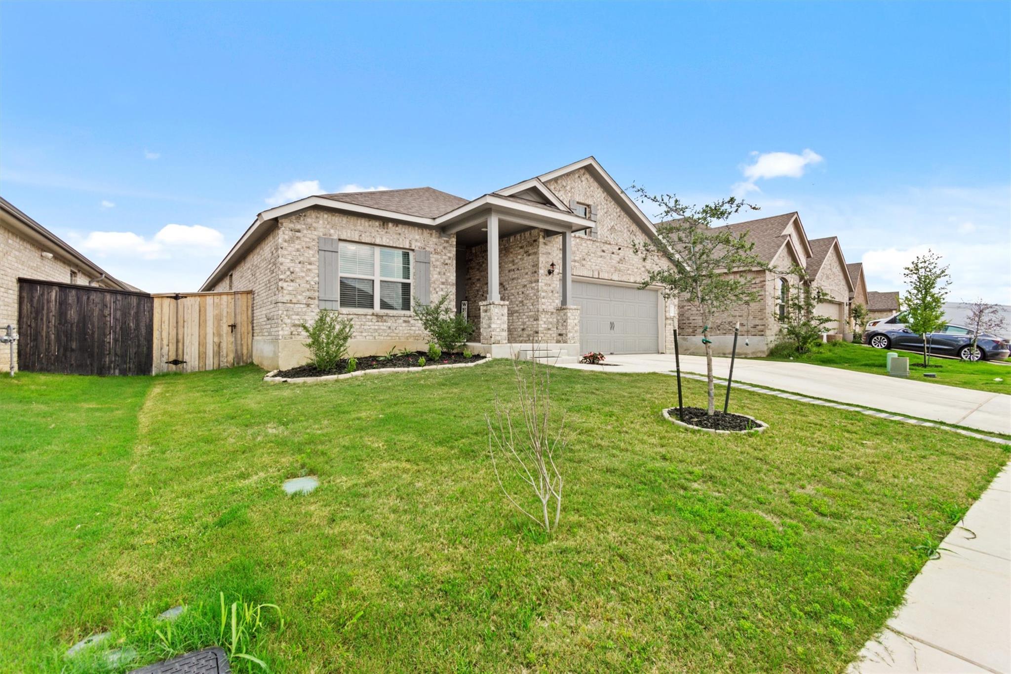 128 Smokebush Trl Property Photo 3