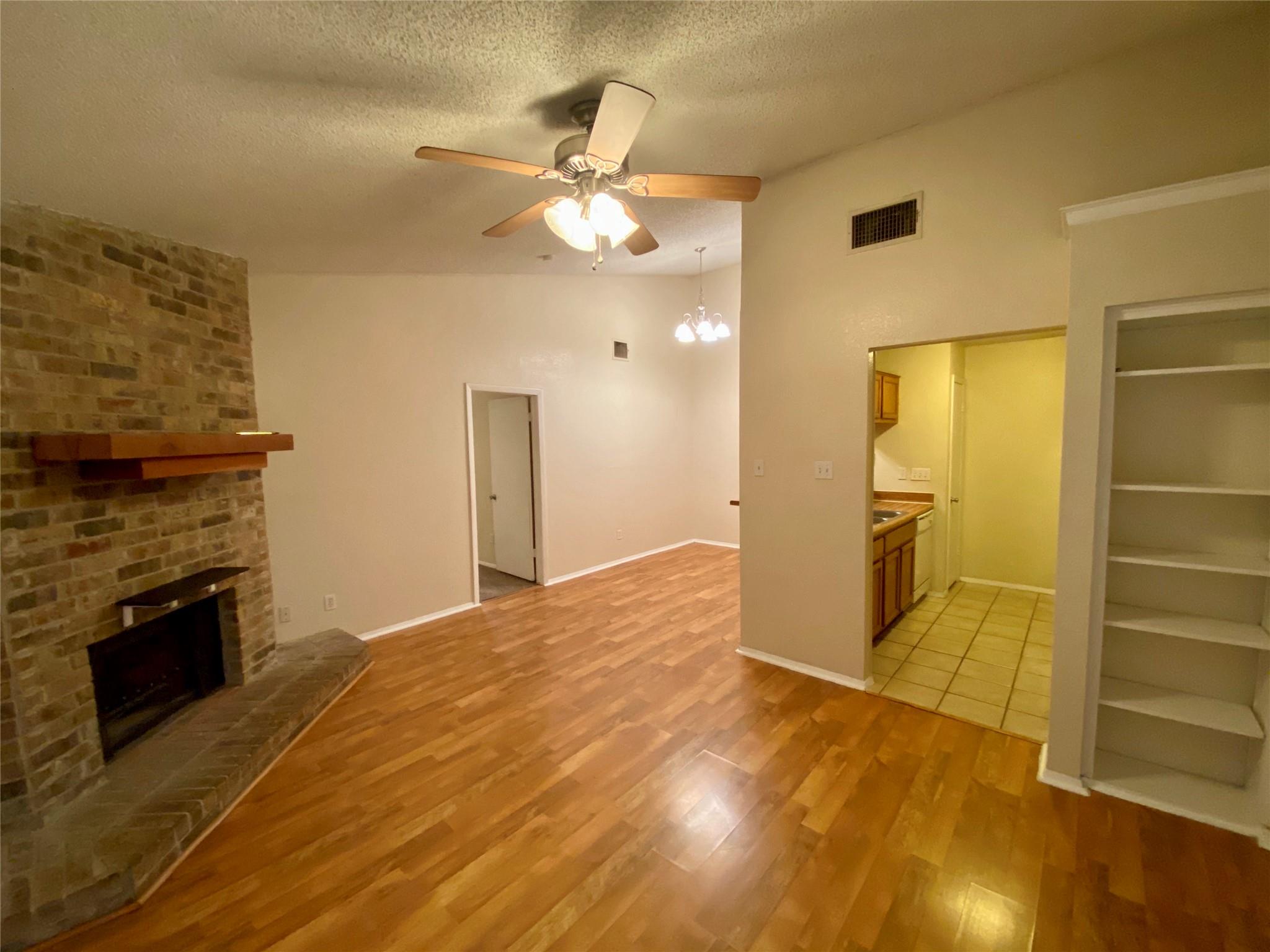 12223 Tyson Cv #b Property Photo 3