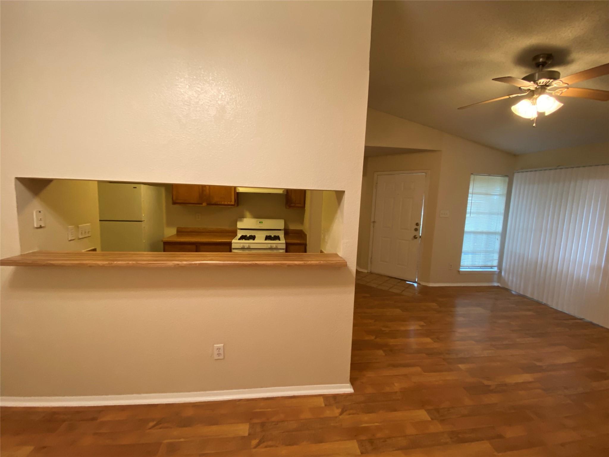 12223 Tyson Cv #b Property Photo 5