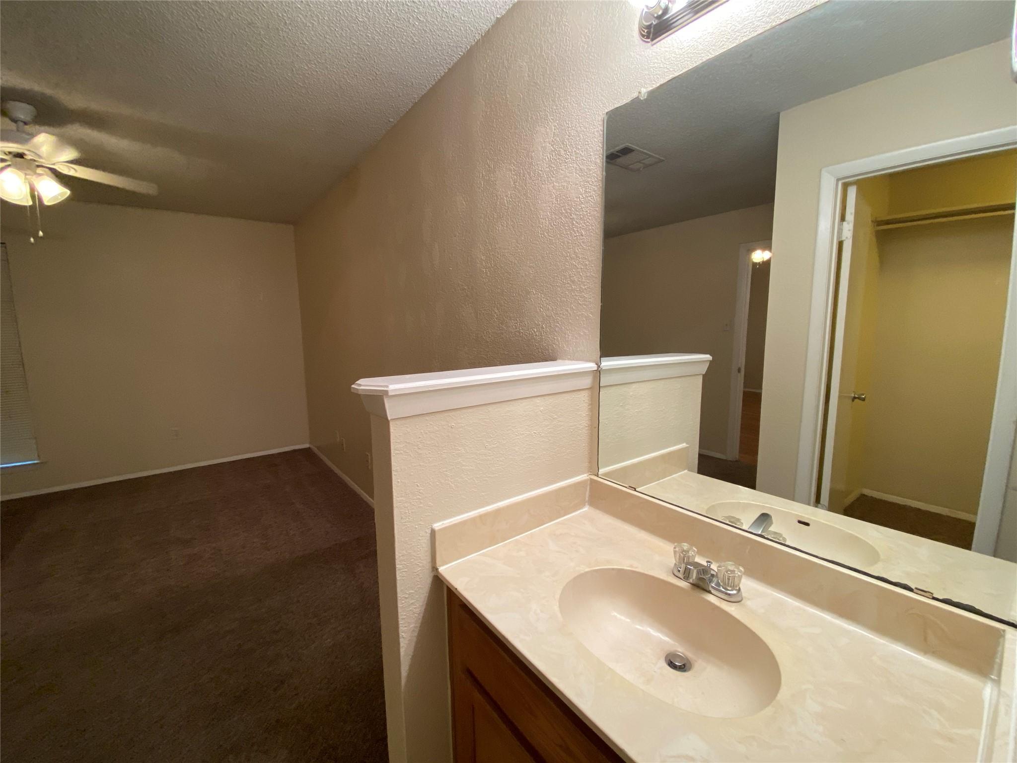 12223 Tyson Cv #b Property Photo 10