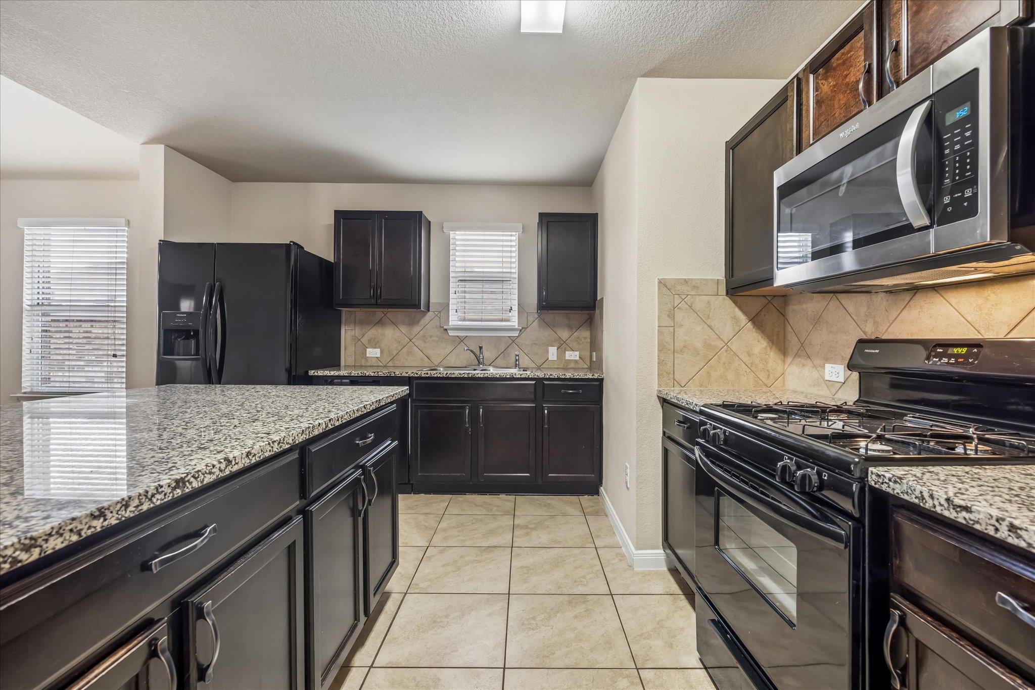 291 Dusky Thrush Dr Property Photo 8