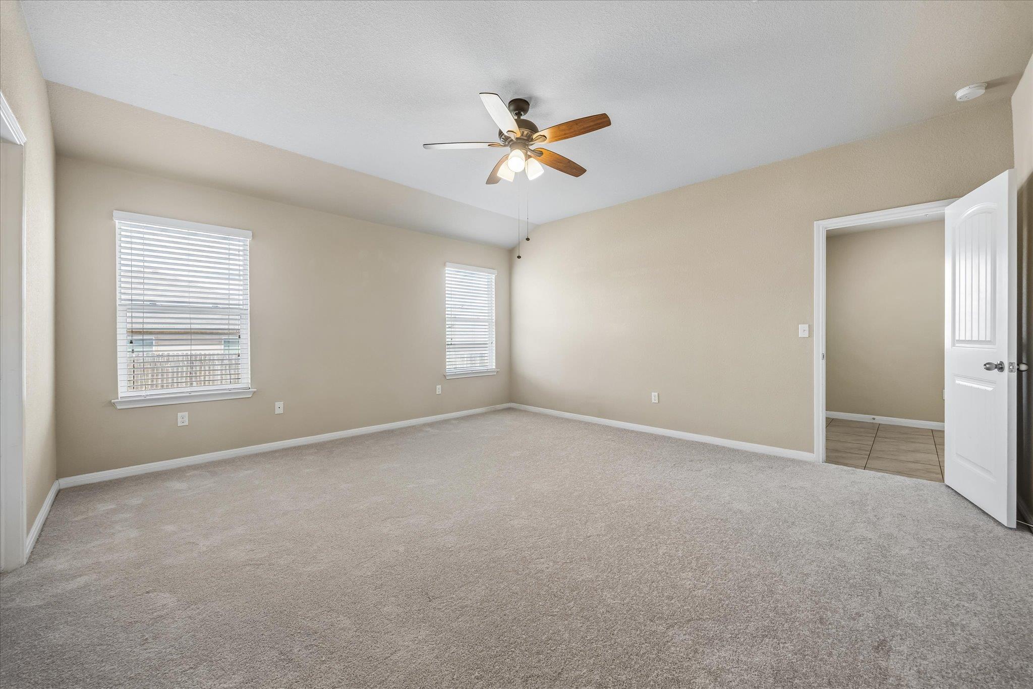 291 Dusky Thrush Dr Property Photo 9