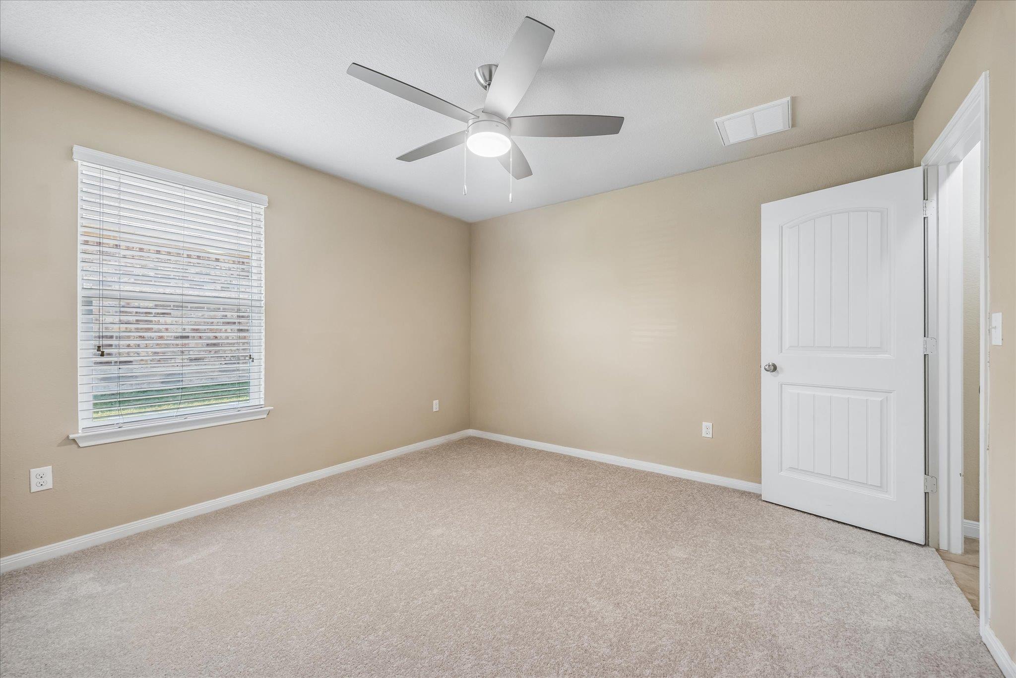 291 Dusky Thrush Dr Property Photo 12