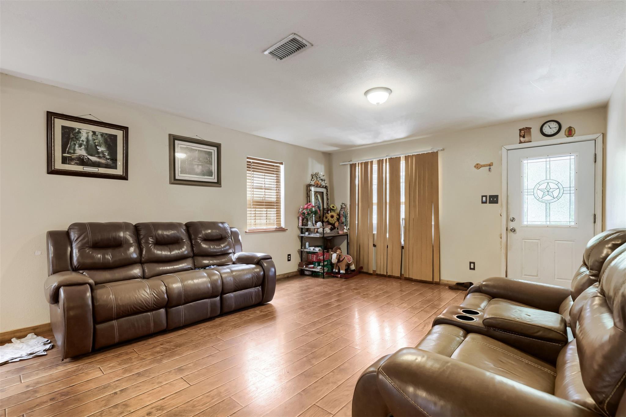 5401 County Road 200 None Property Photo 5