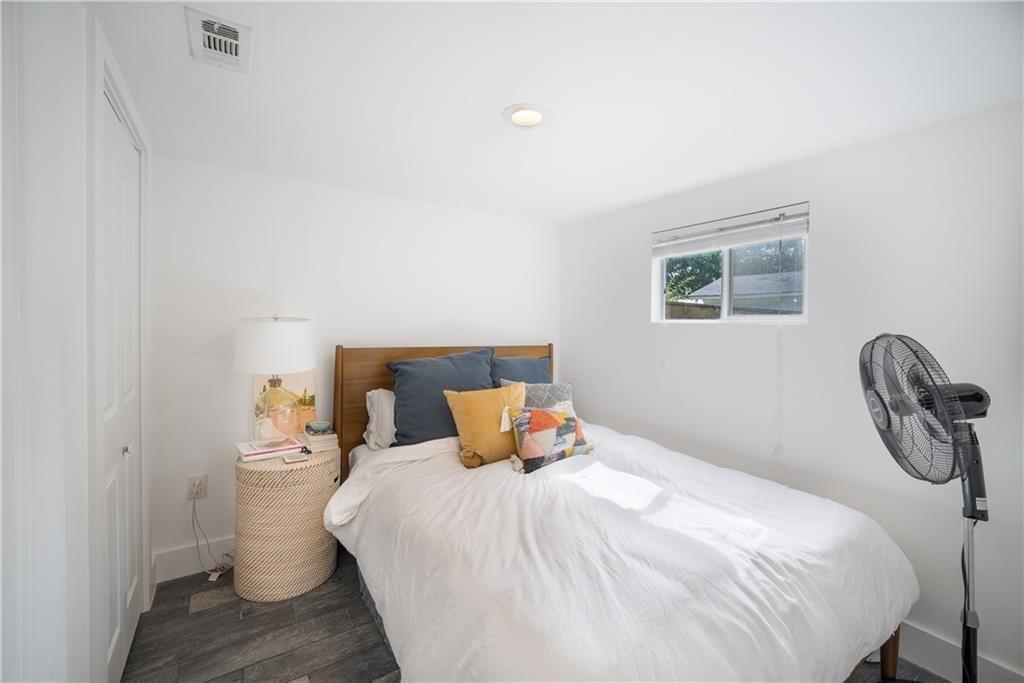 1119 Gunter St #b Property Photo 6