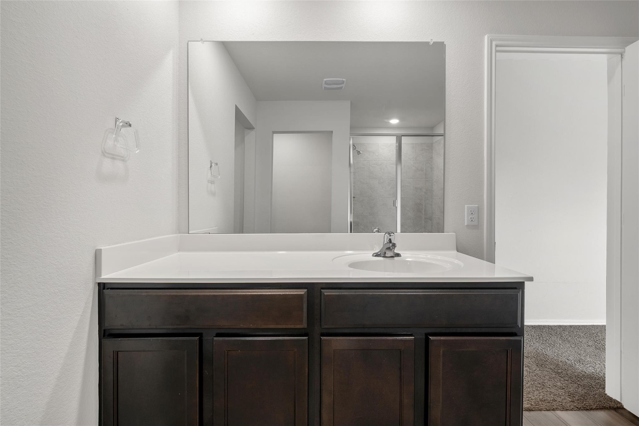 1049 Velvet Ct Property Photo 10