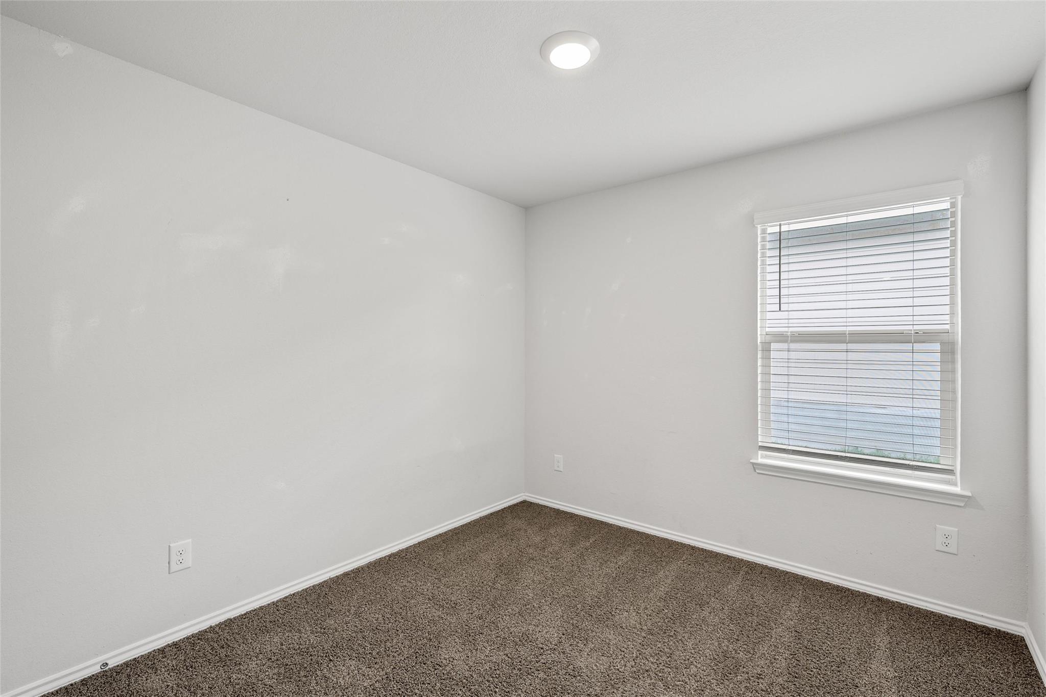 1049 Velvet Ct Property Photo 12