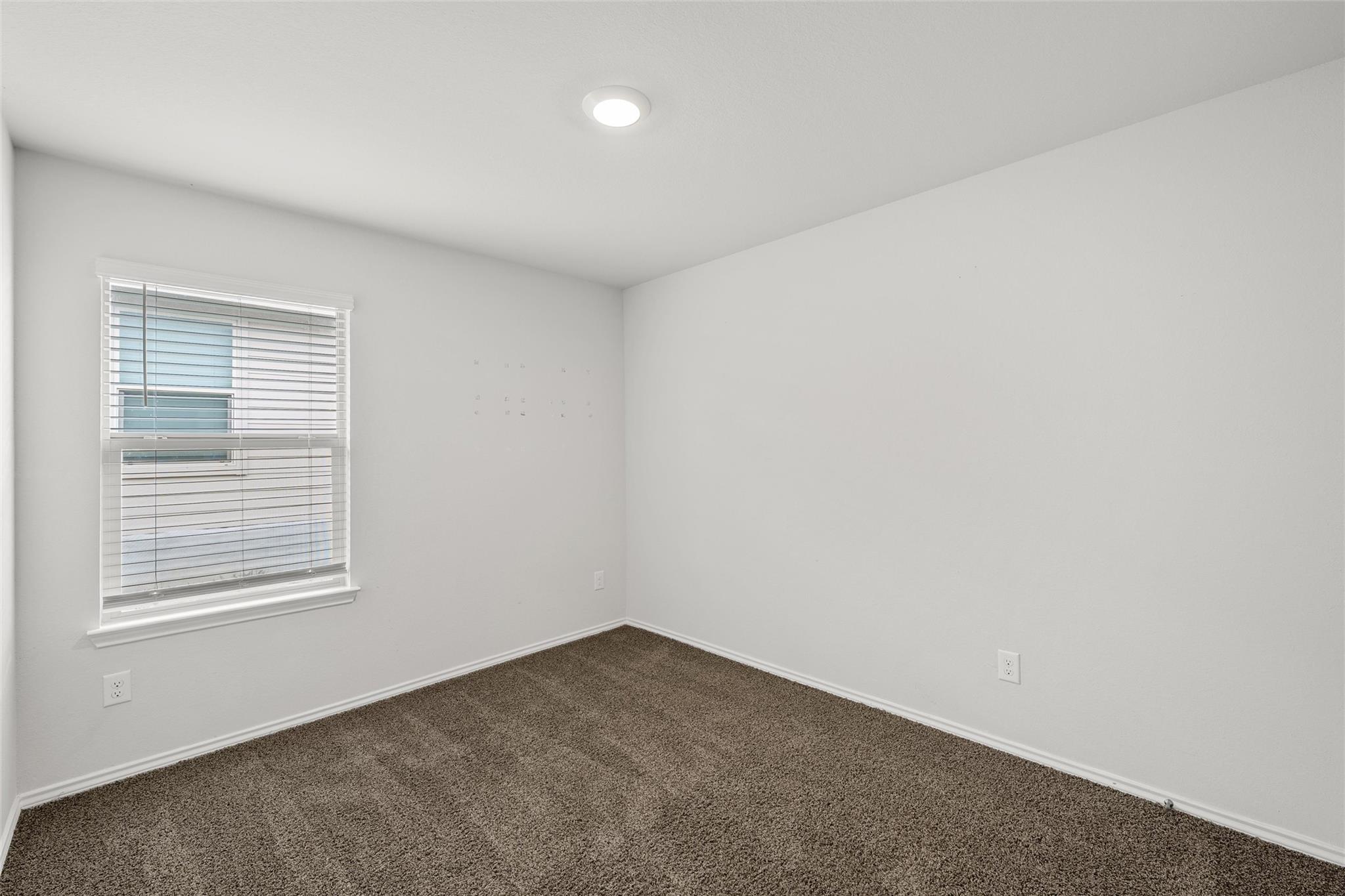 1049 Velvet Ct Property Photo 13
