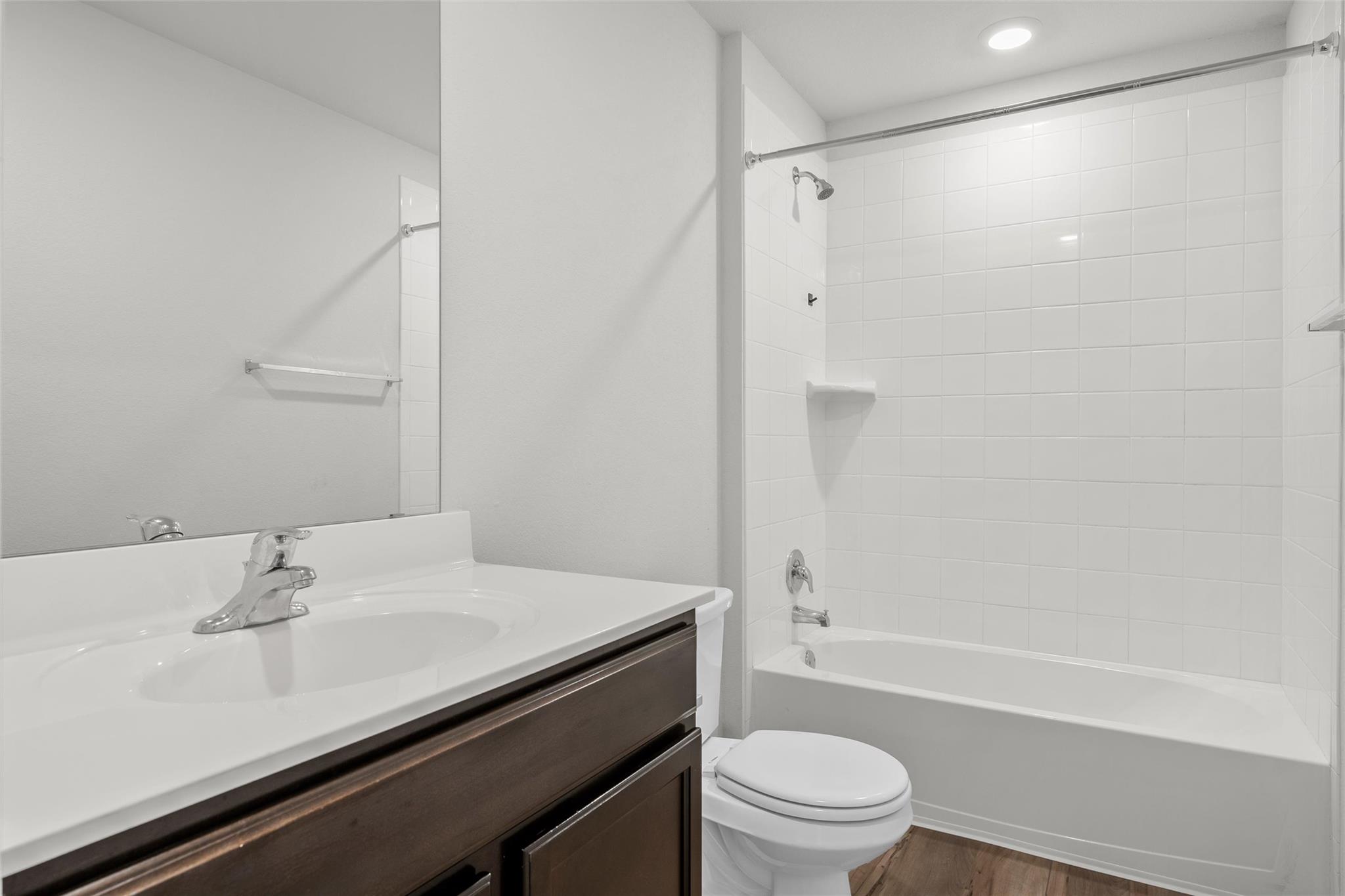 1049 Velvet Ct Property Photo 14