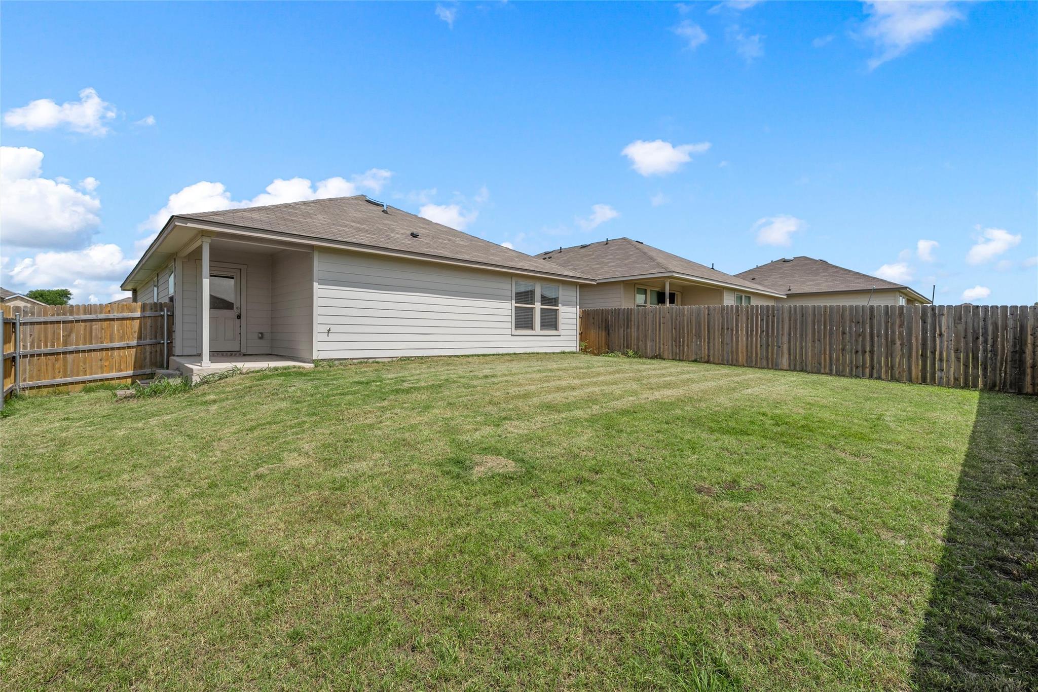 1049 Velvet Ct Property Photo 15