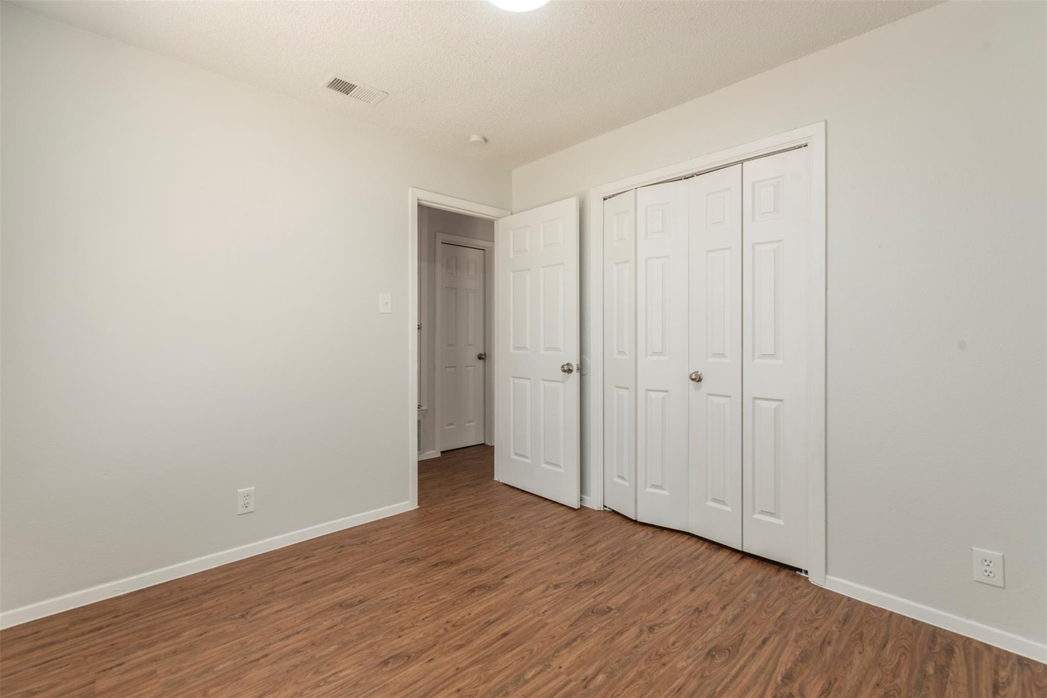 2300 Misty Morning Way #b Property Photo 8