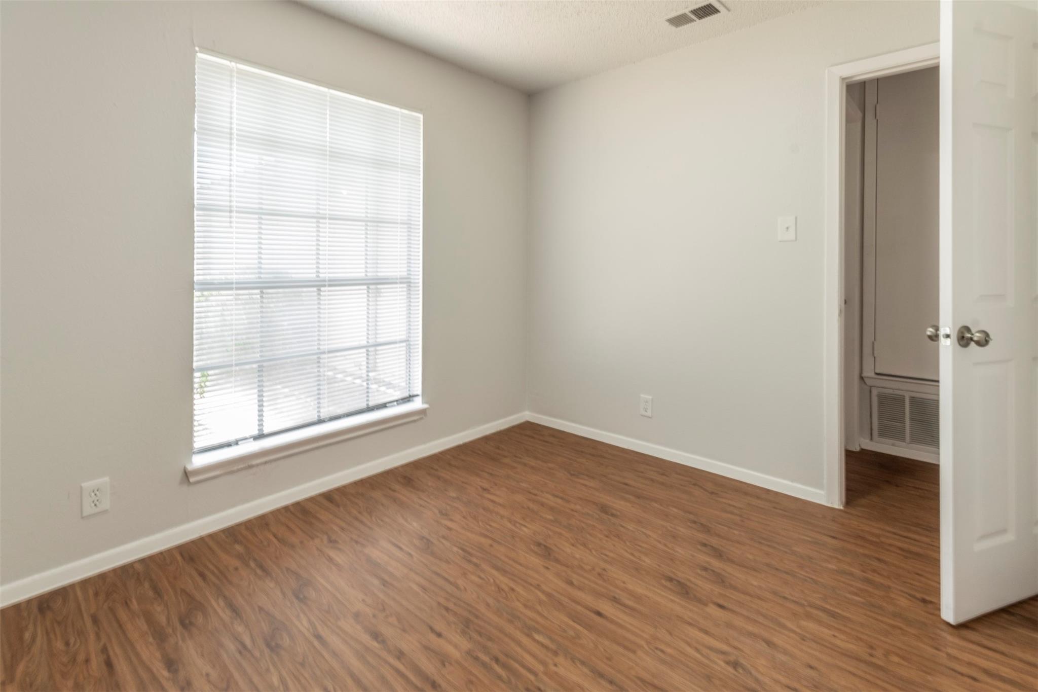 2300 Misty Morning Way #b Property Photo 11