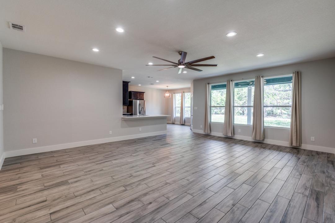 1848 Tanglewood Trl Property Photo 4