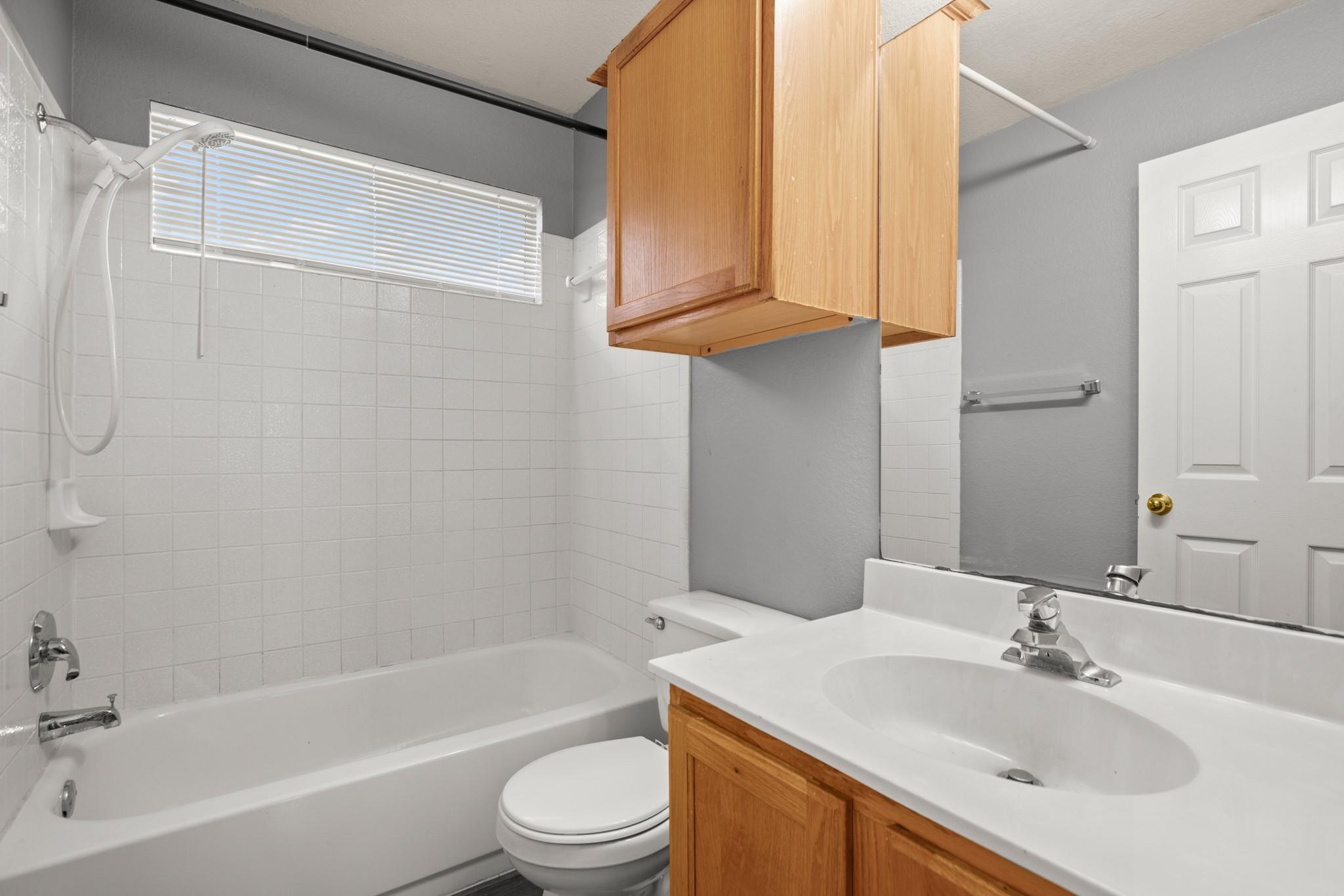 706 Johnny Bench Ct Property Photo 19