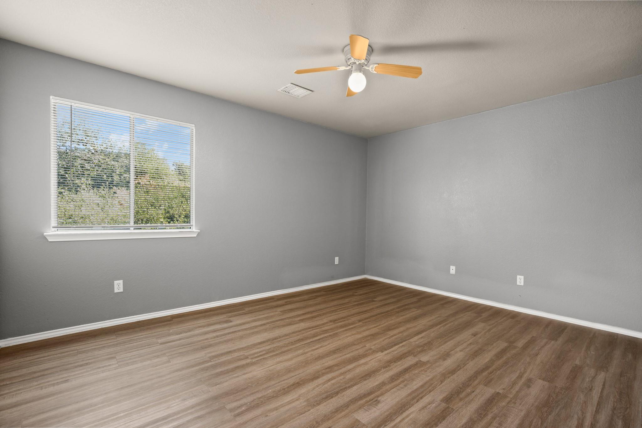 706 Johnny Bench Ct Property Photo 21