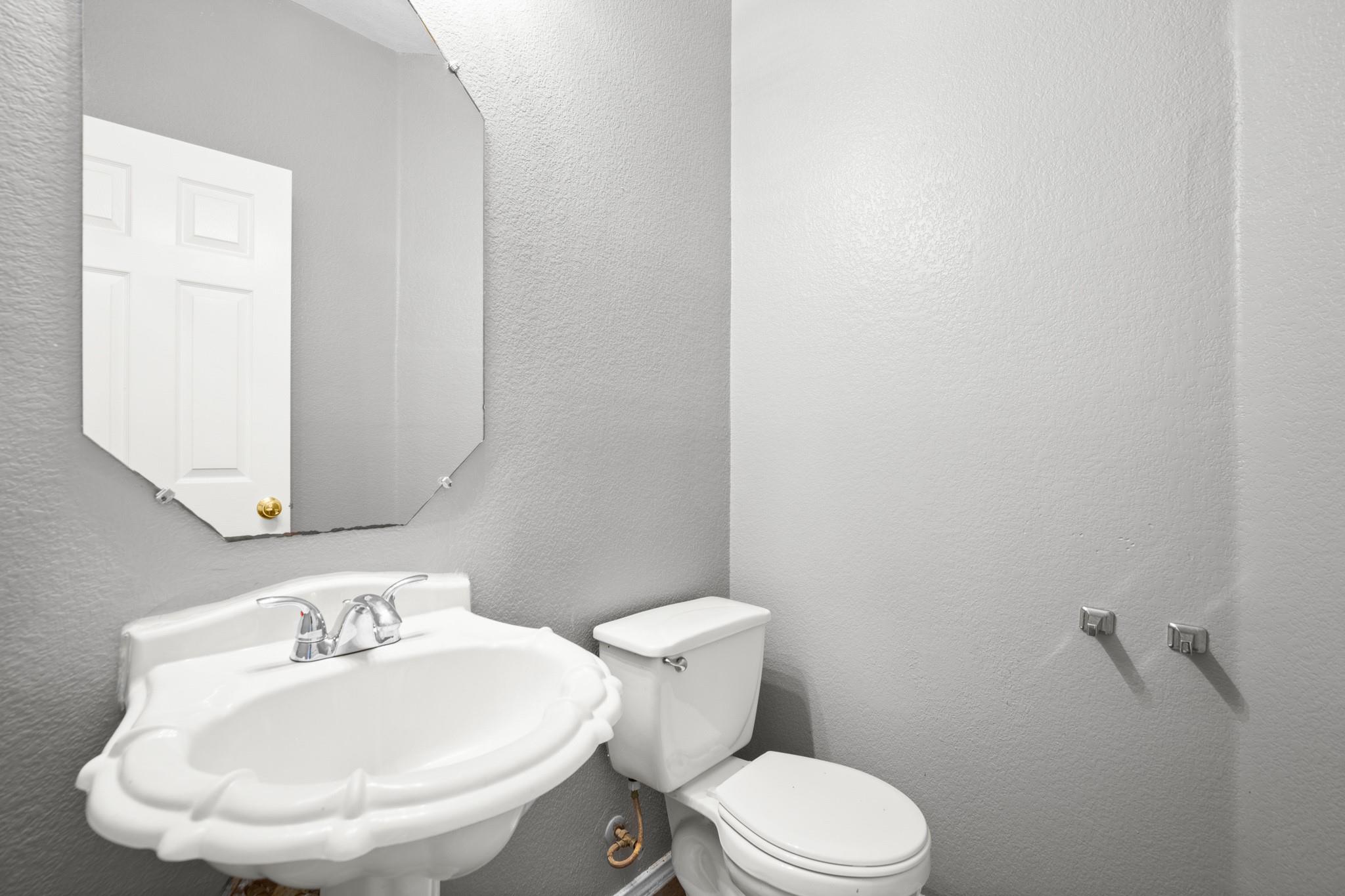 706 Johnny Bench Ct Property Photo 23