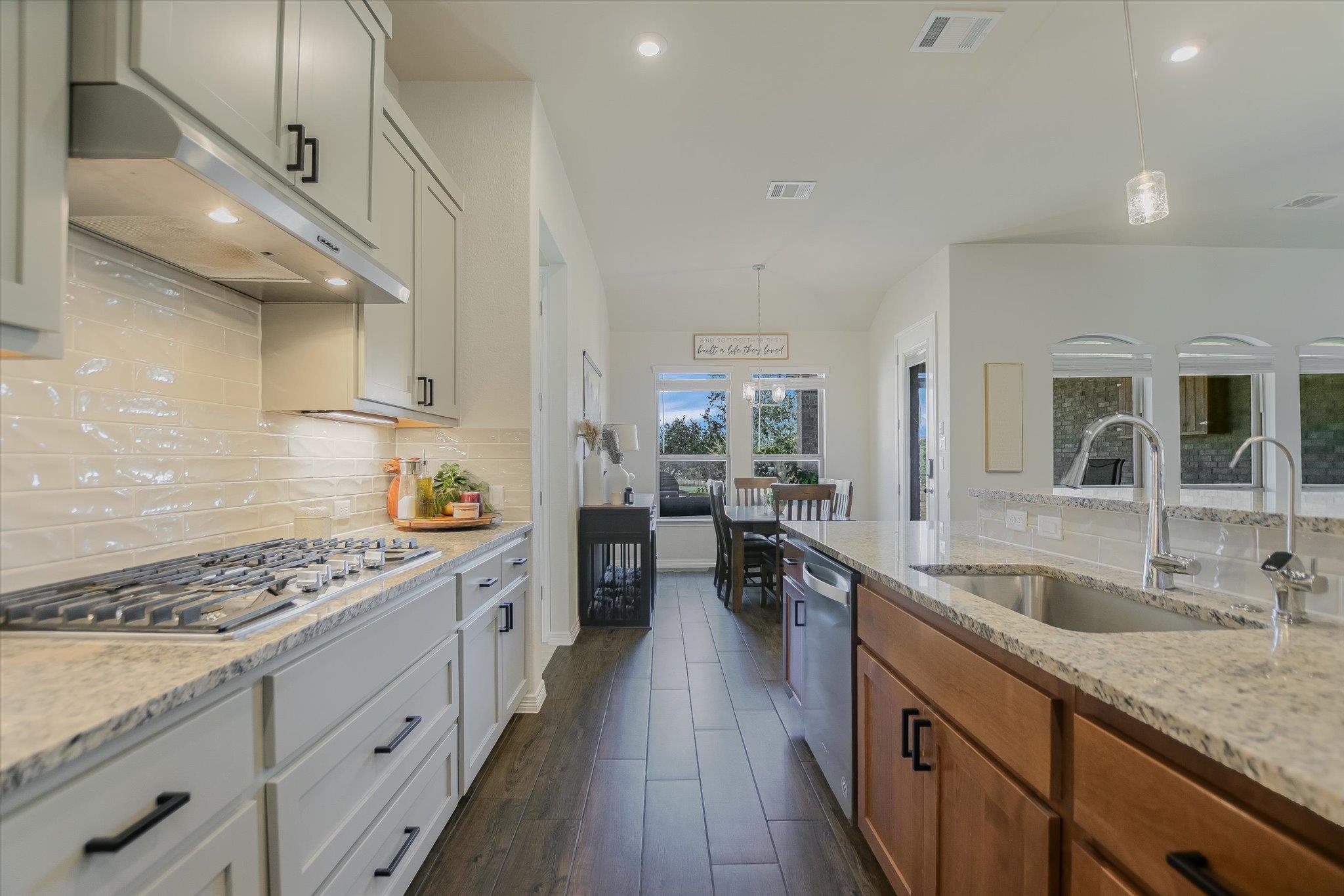 1861 Nature View Loop Property Photo 18