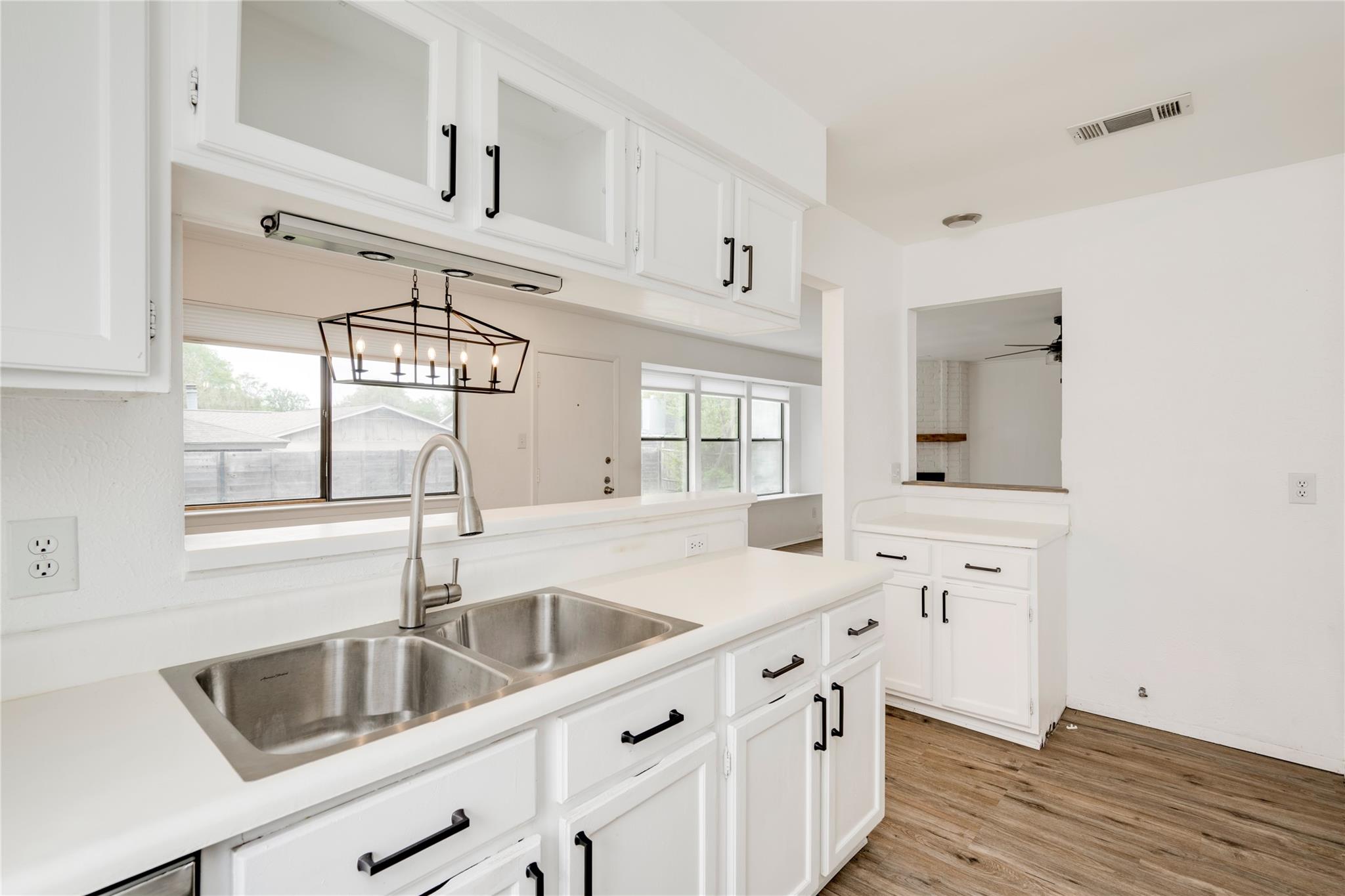 6705 Lancret Hill Dr Property Photo 11