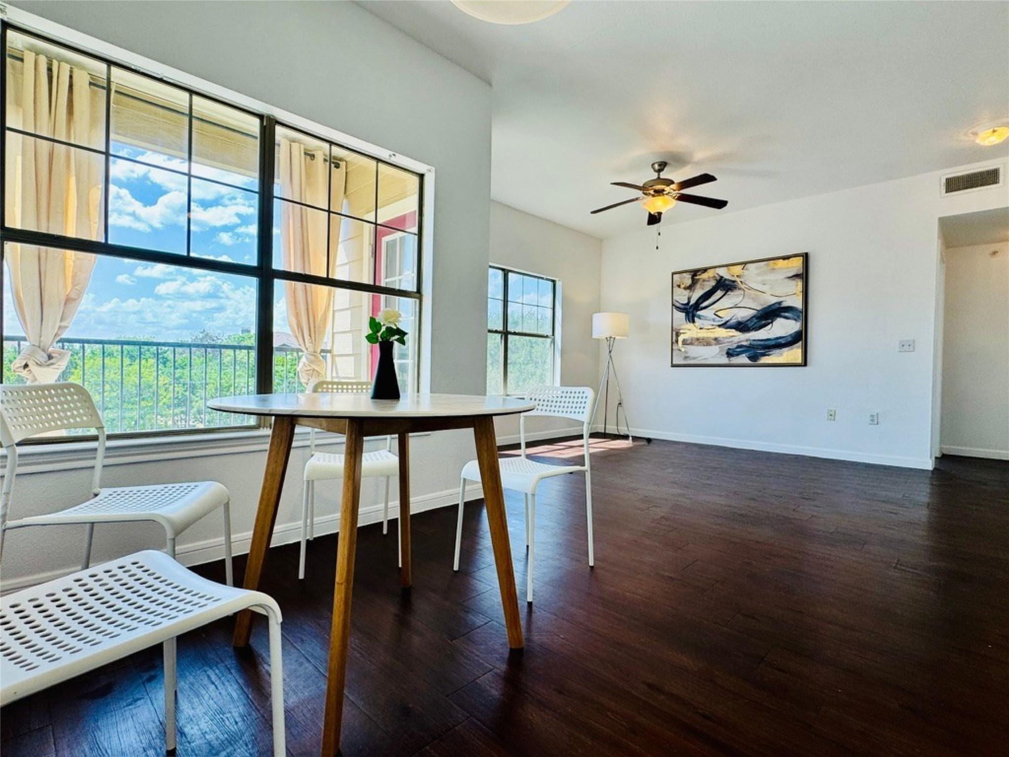 2320 Gracy Farms Ln #1432 Property Photo 2