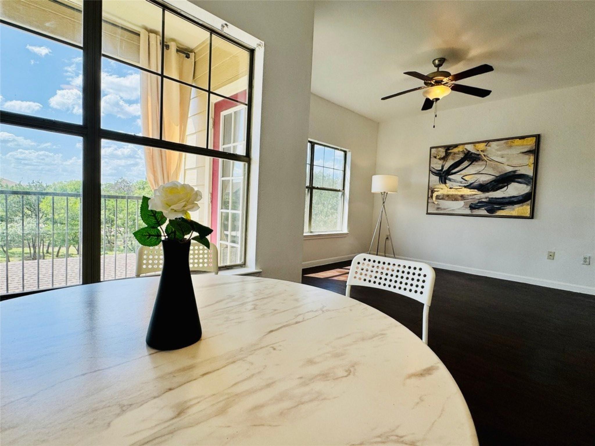 2320 Gracy Farms Ln #1432 Property Photo 3