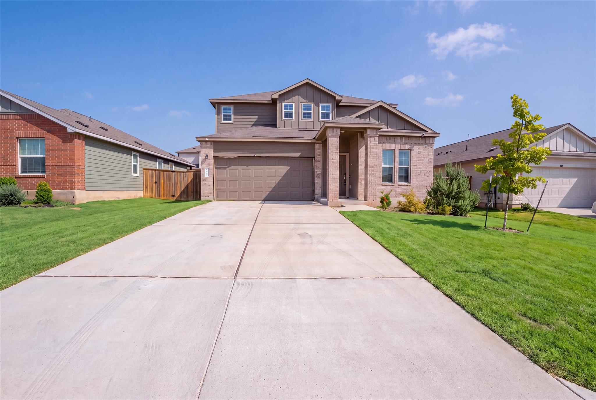 112 Perfect World Loop Property Photo 4