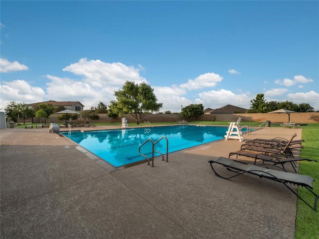 112 Perfect World Loop Property Photo 9