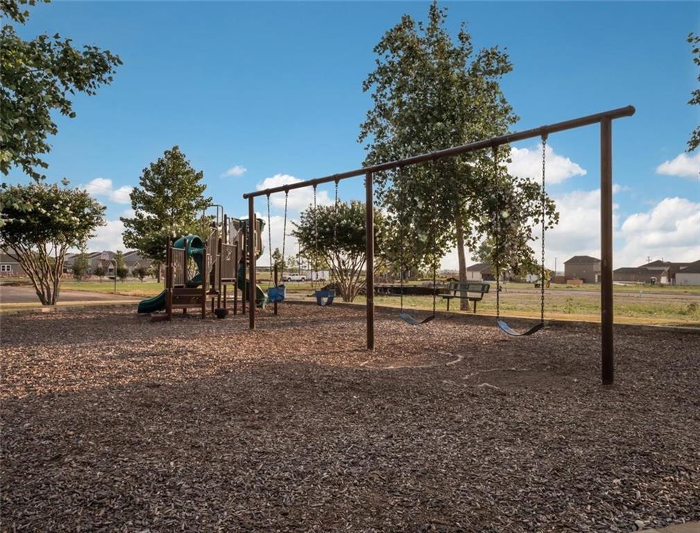 112 Perfect World Loop Property Photo 10