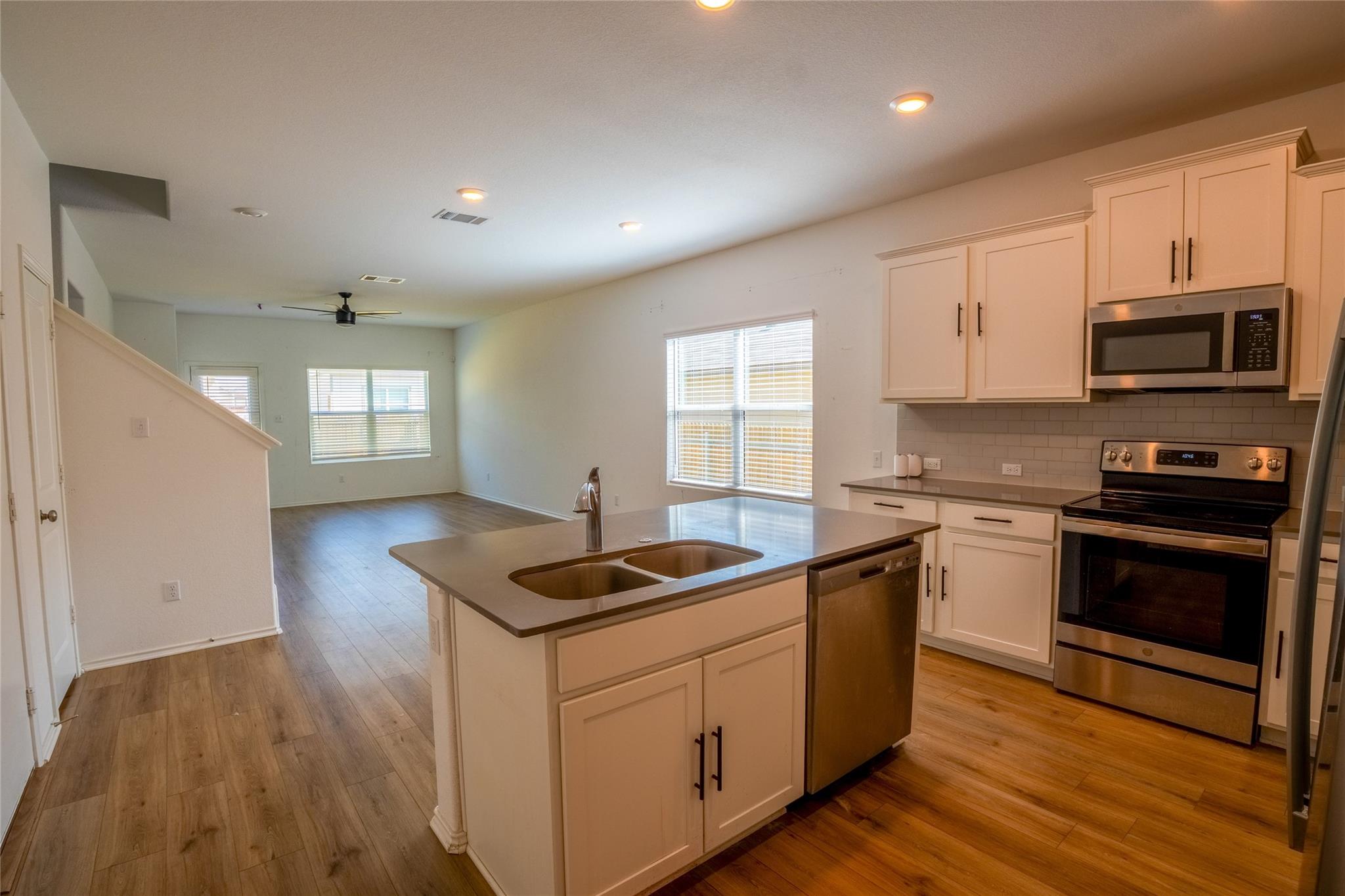 112 Perfect World Loop Property Photo 15