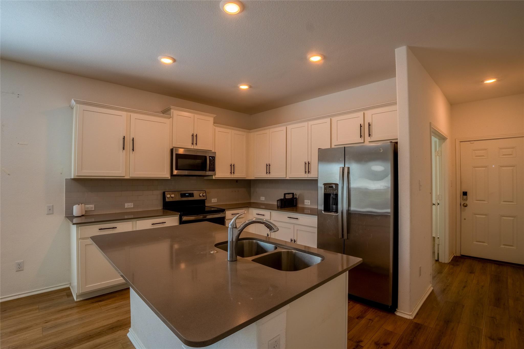 112 Perfect World Loop Property Photo 17