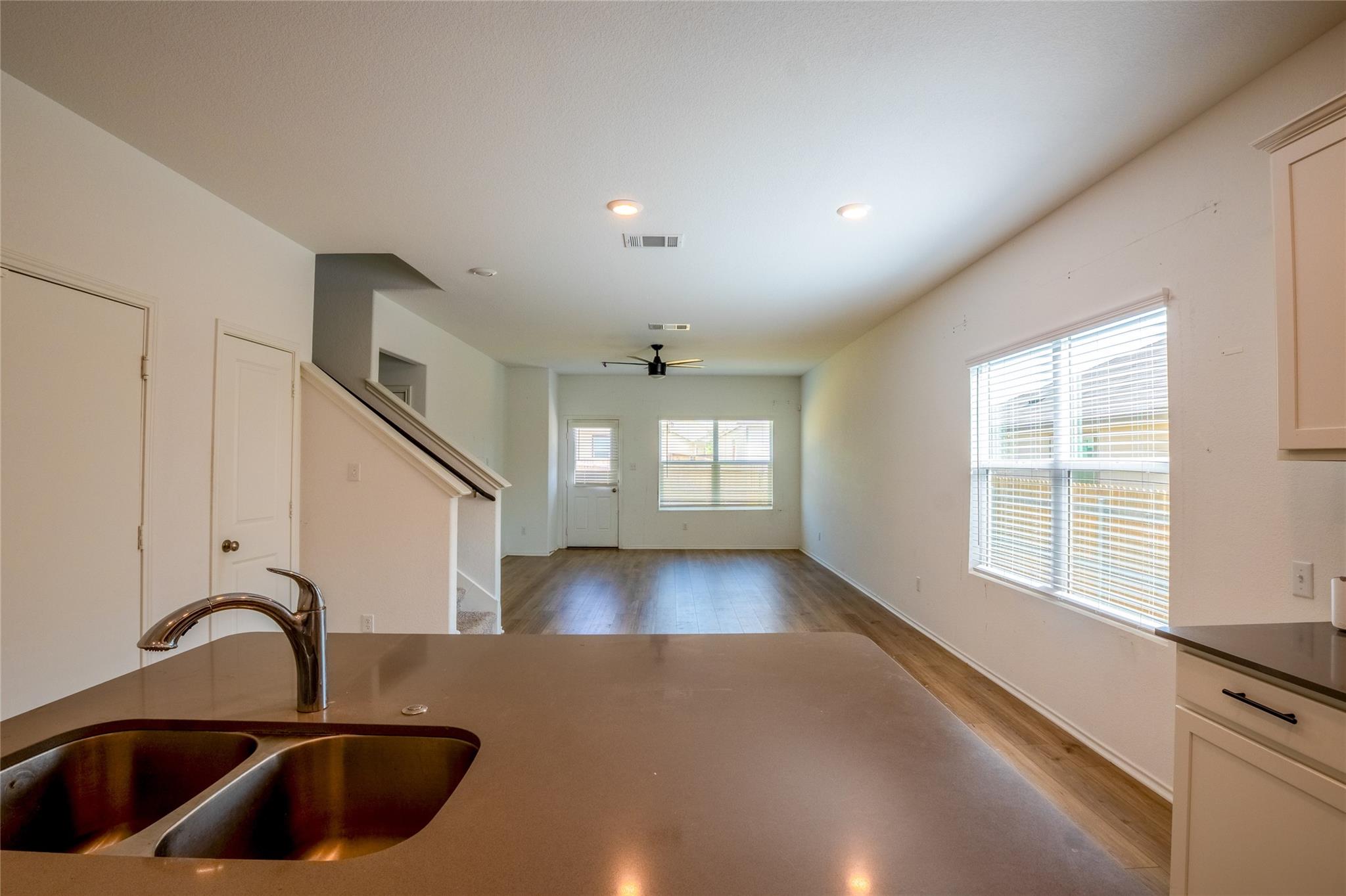 112 Perfect World Loop Property Photo 18