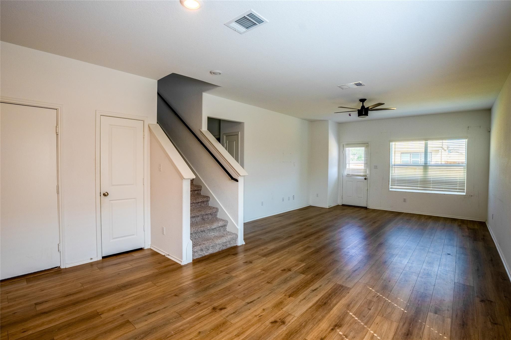 112 Perfect World Loop Property Photo 20