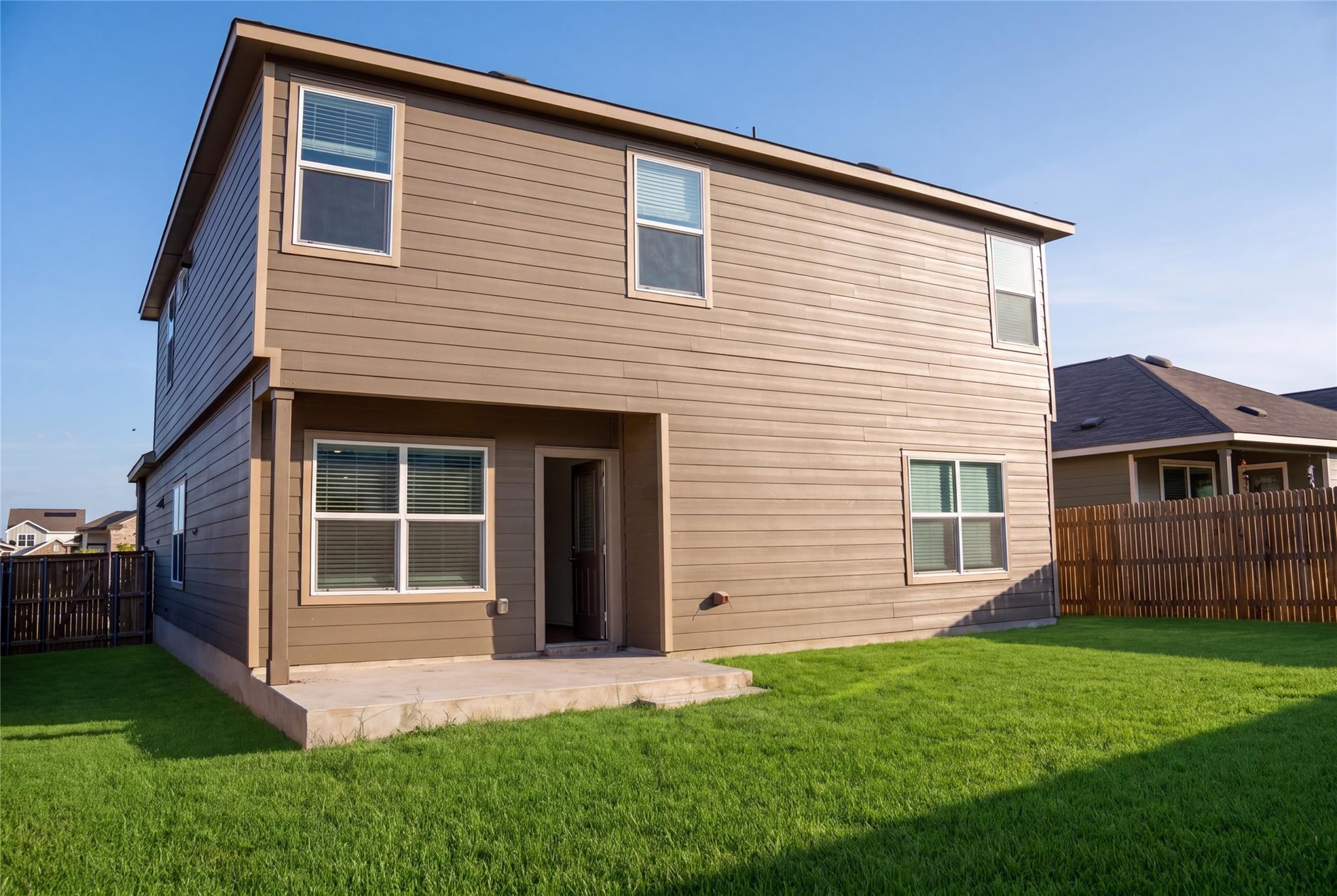 112 Perfect World Loop Property Photo 34