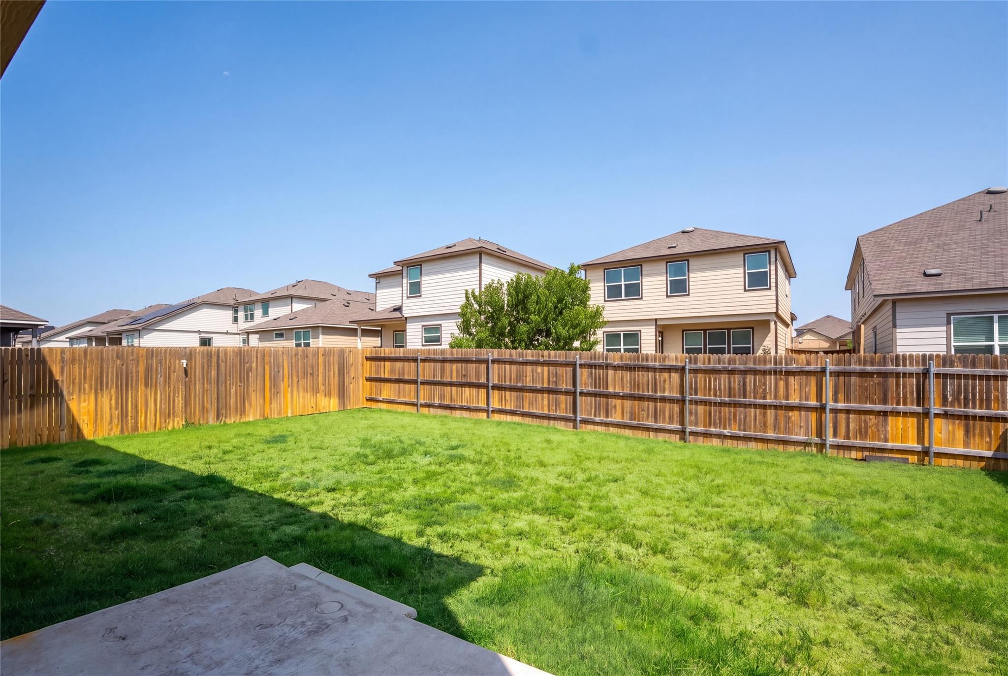 112 Perfect World Loop Property Photo 37