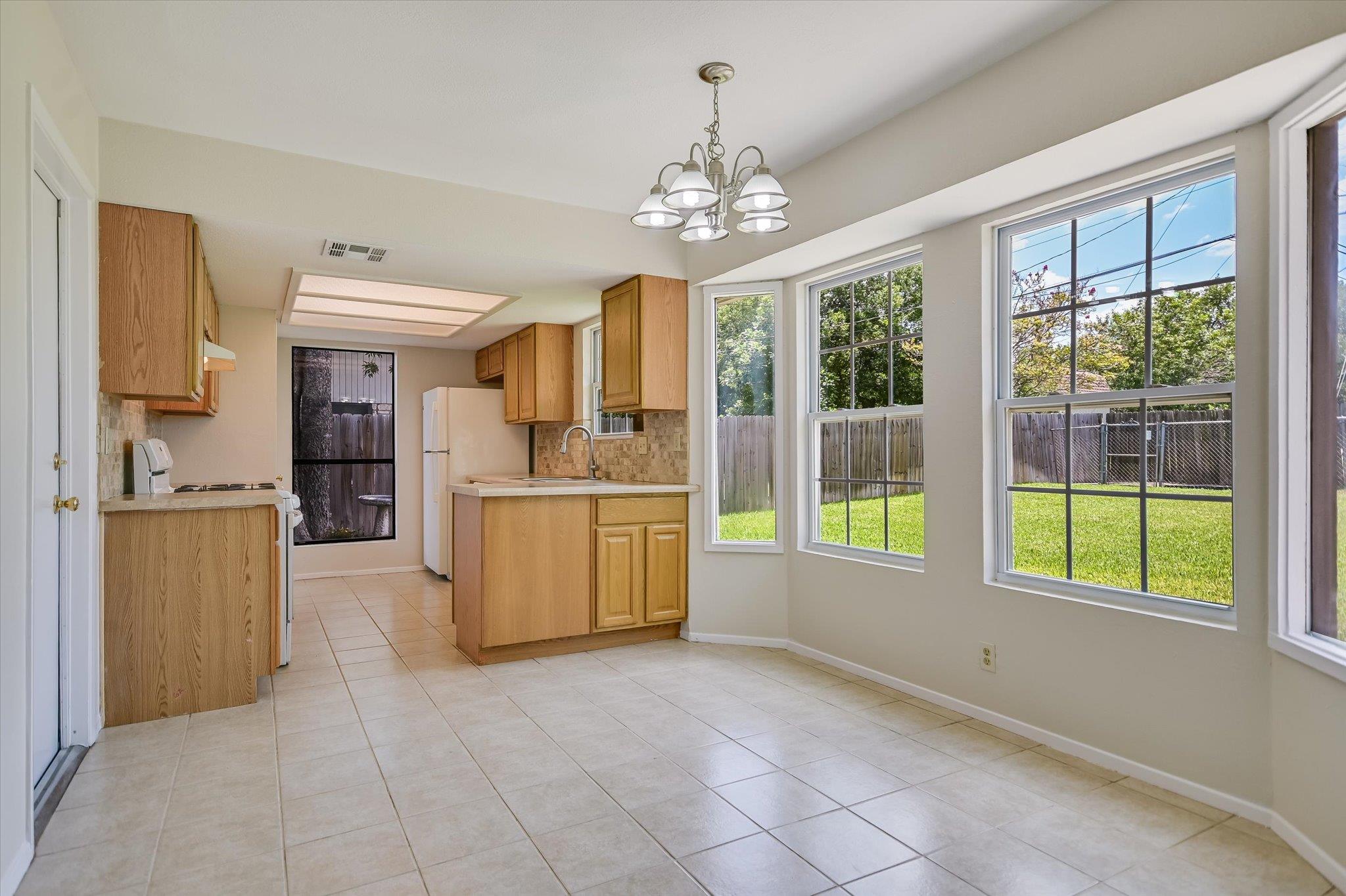 1307 Dove Haven Dr Property Photo 8