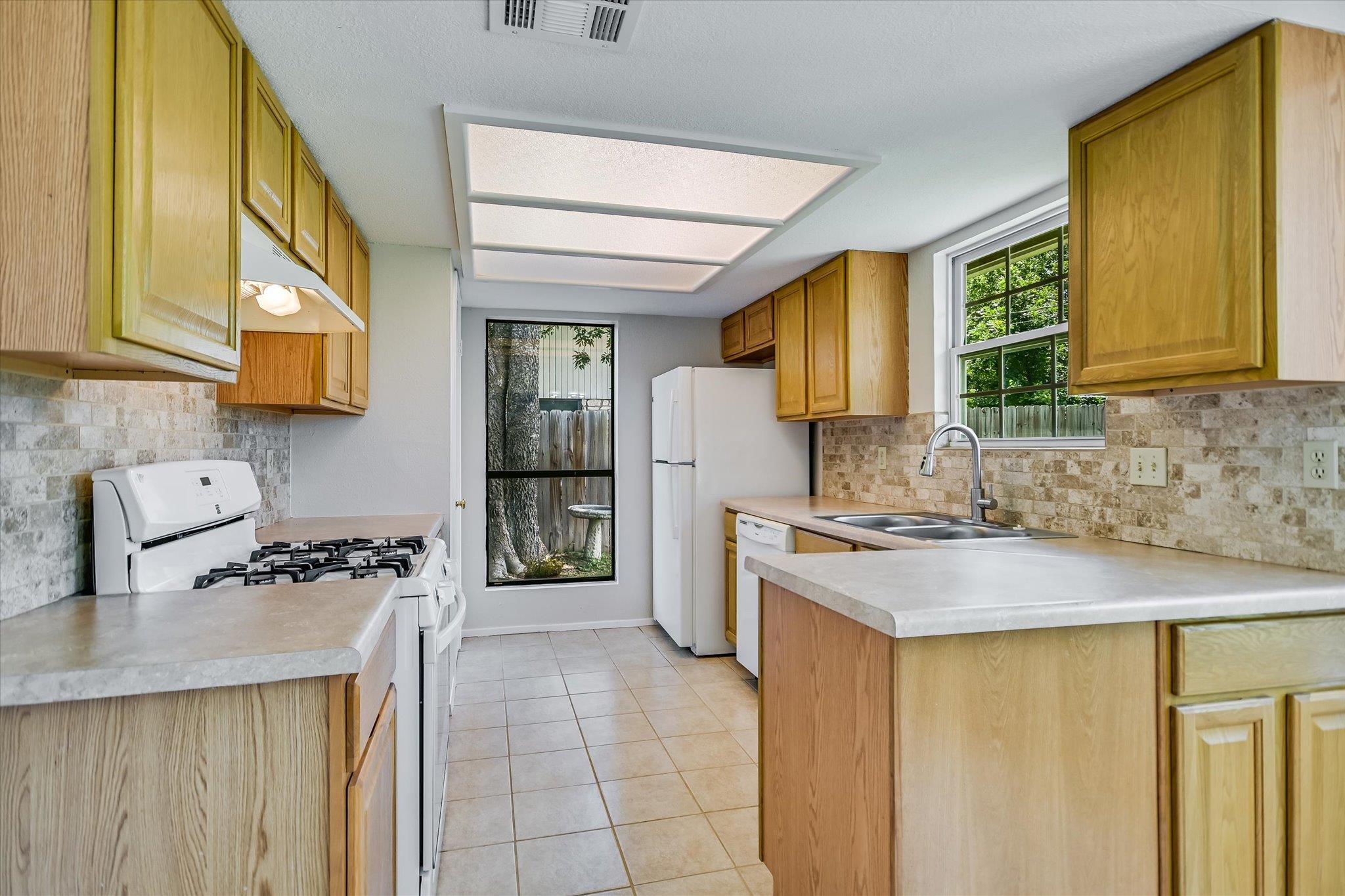 1307 Dove Haven Dr Property Photo 9
