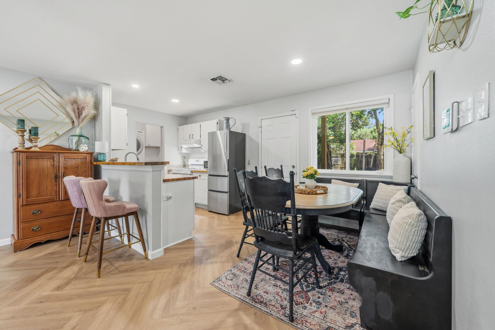 705 Dulwich St Property Photo 4