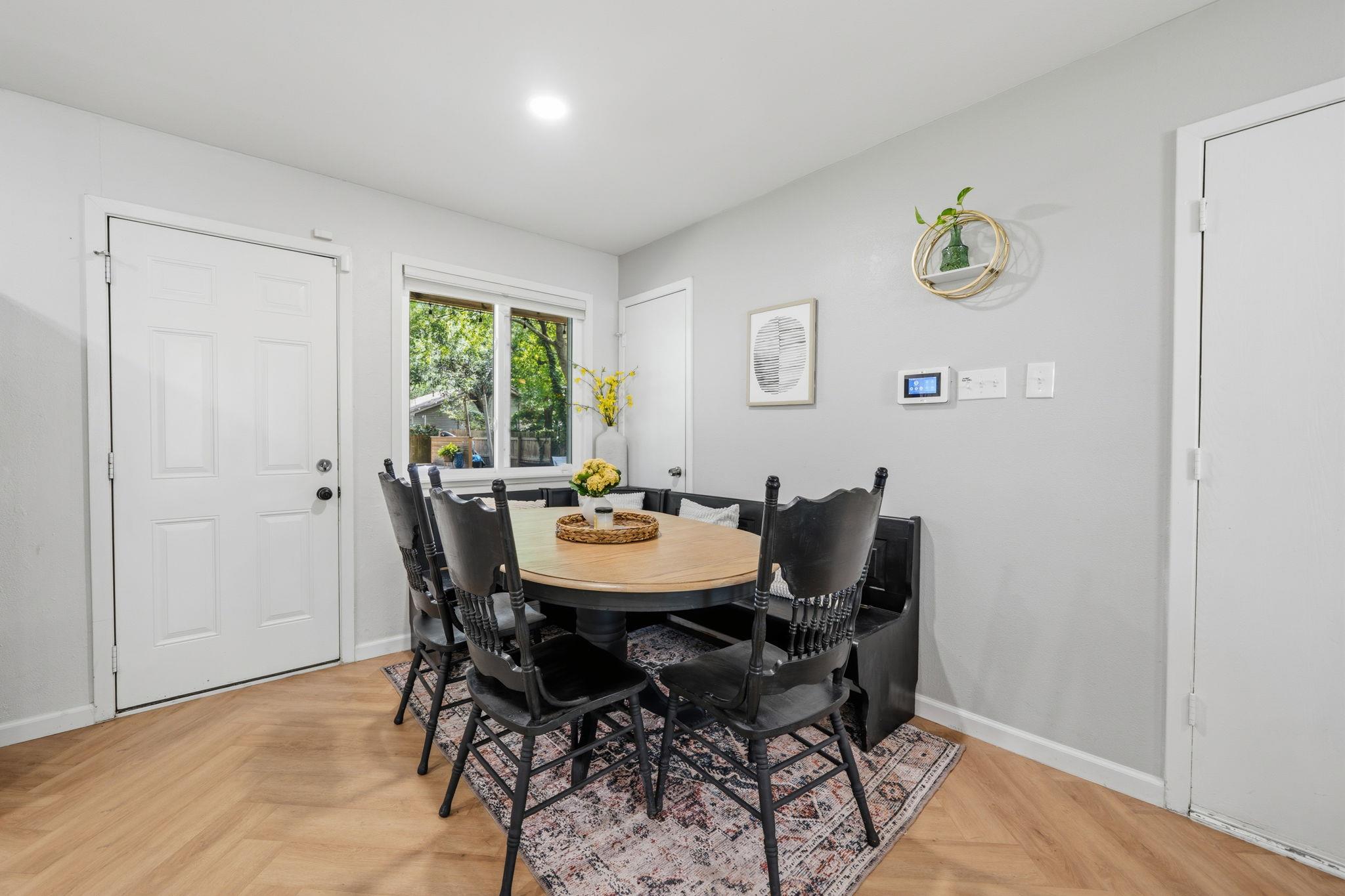 705 Dulwich St Property Photo 6