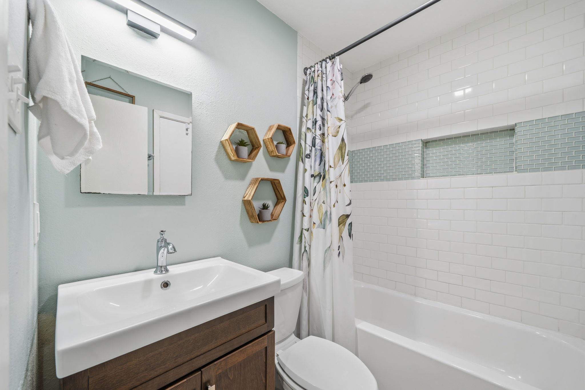 705 Dulwich St Property Photo 12