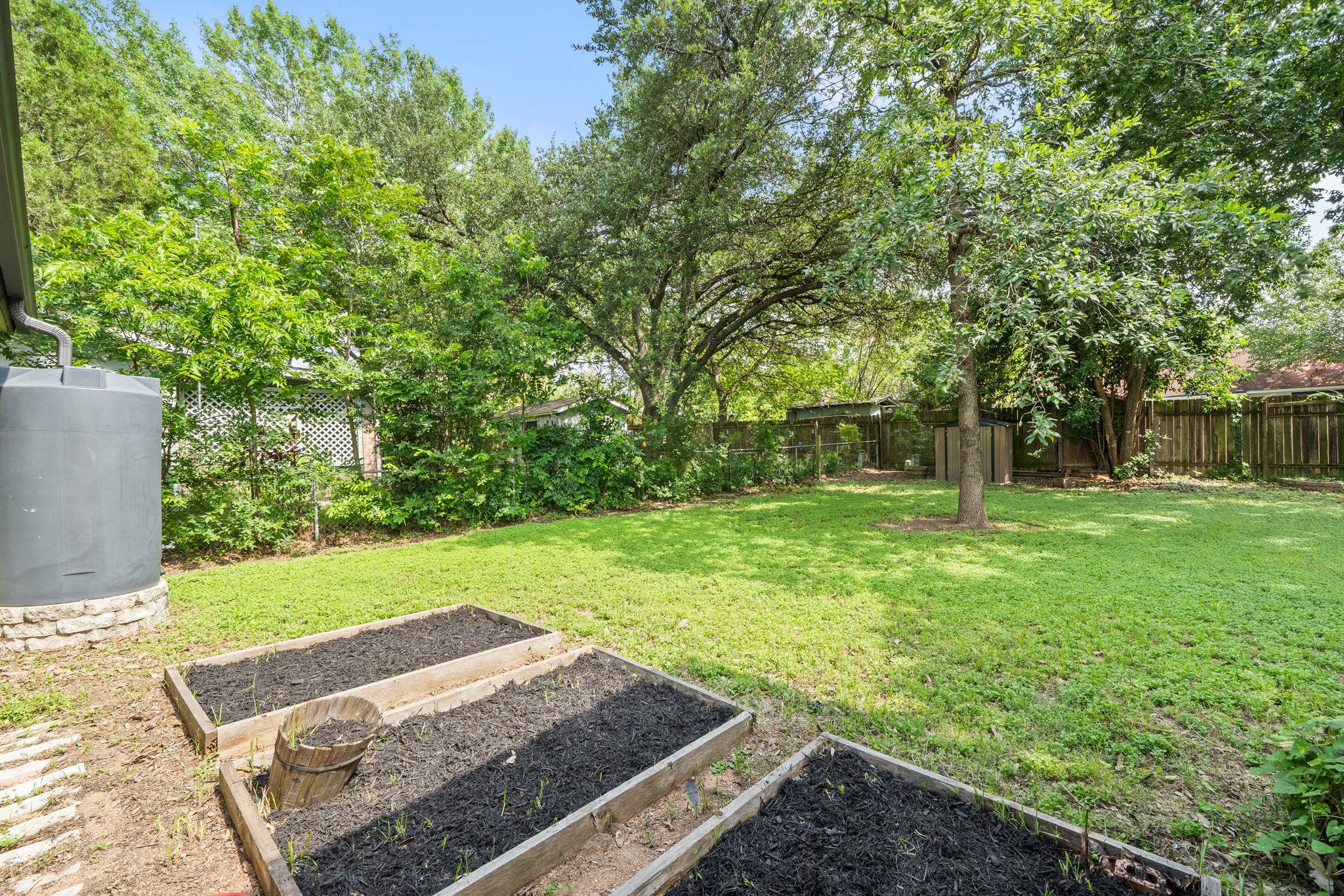 705 Dulwich St Property Photo 33
