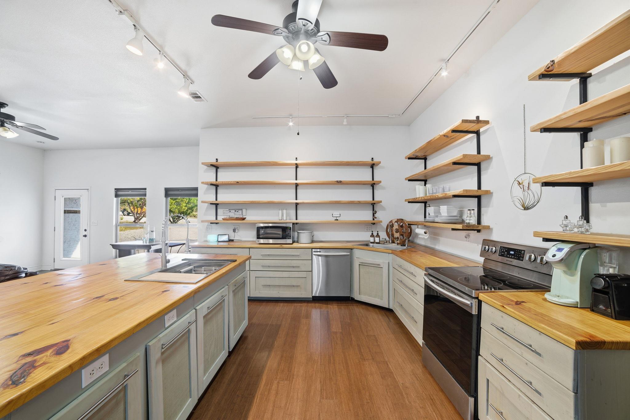 5704 Roundup Way Property Photo 8