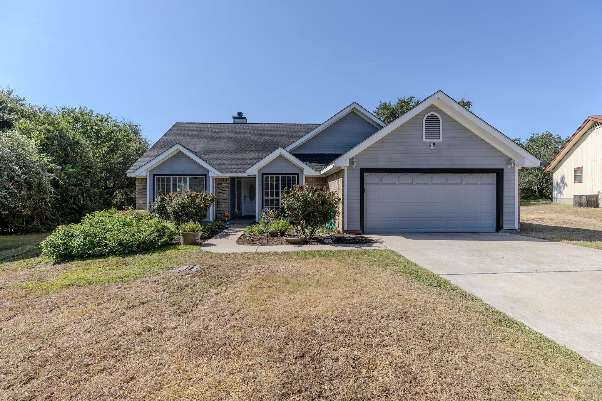703 Post Oak Cir Property Photo 1