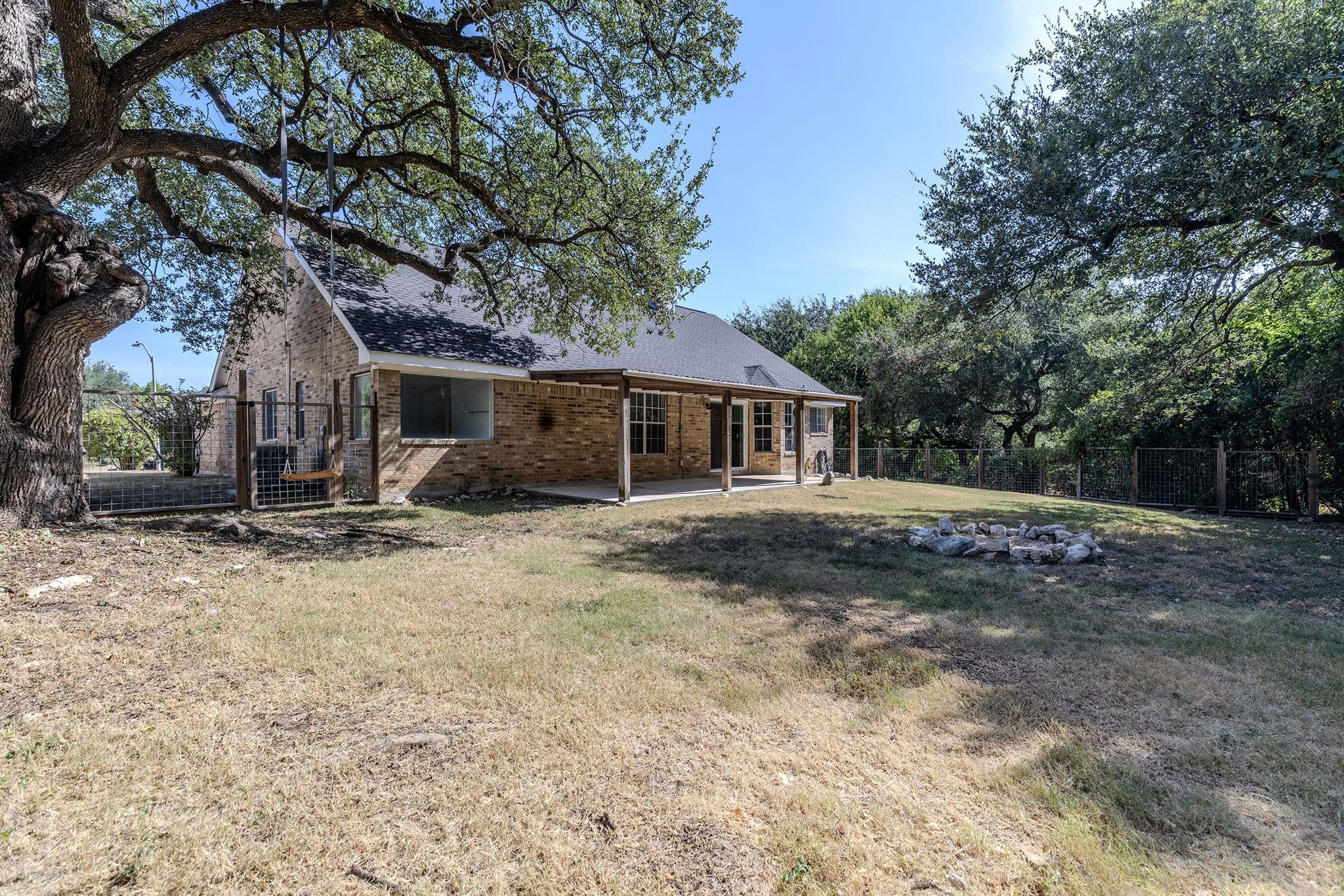 703 Post Oak Cir Property Photo 18
