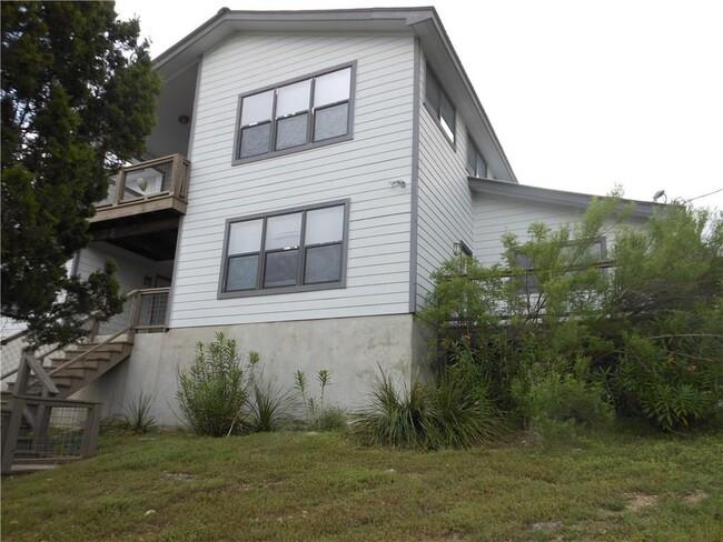 400 Eagles Nest Dr Property Photo 3