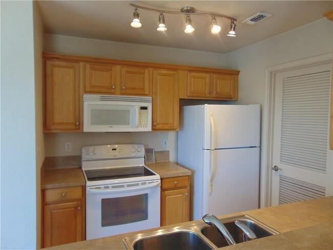 400 Eagles Nest Dr Property Photo 7