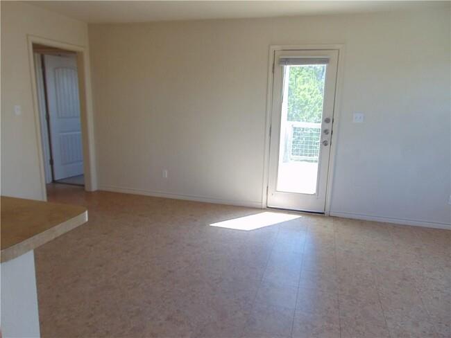 400 Eagles Nest Dr Property Photo 8