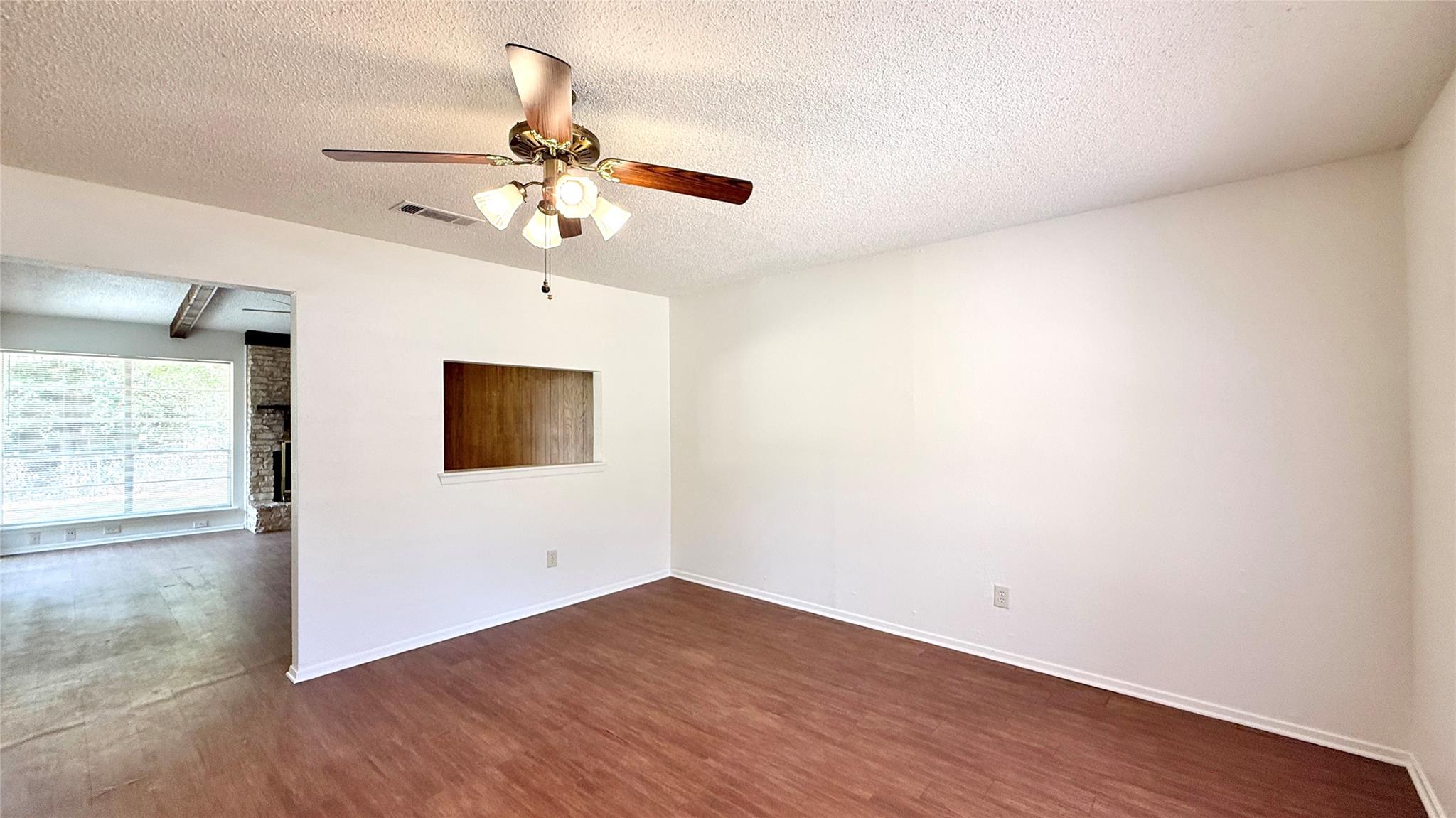 10105 Oak Hollow Dr Property Photo 4