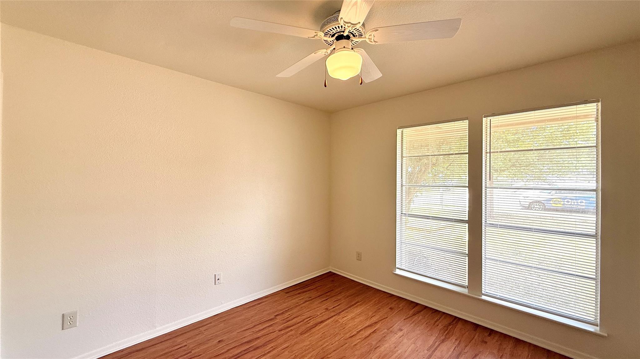 10105 Oak Hollow Dr Property Photo 10